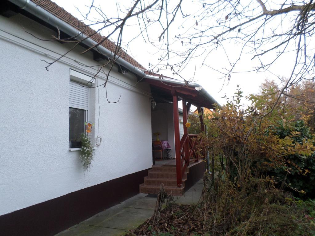 Kerékpáros és Zarándok Vendégház Apostag Habitación foto